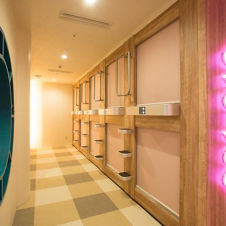 New Japan Lady'S Capsule Hotel Osaka Buitenkant foto