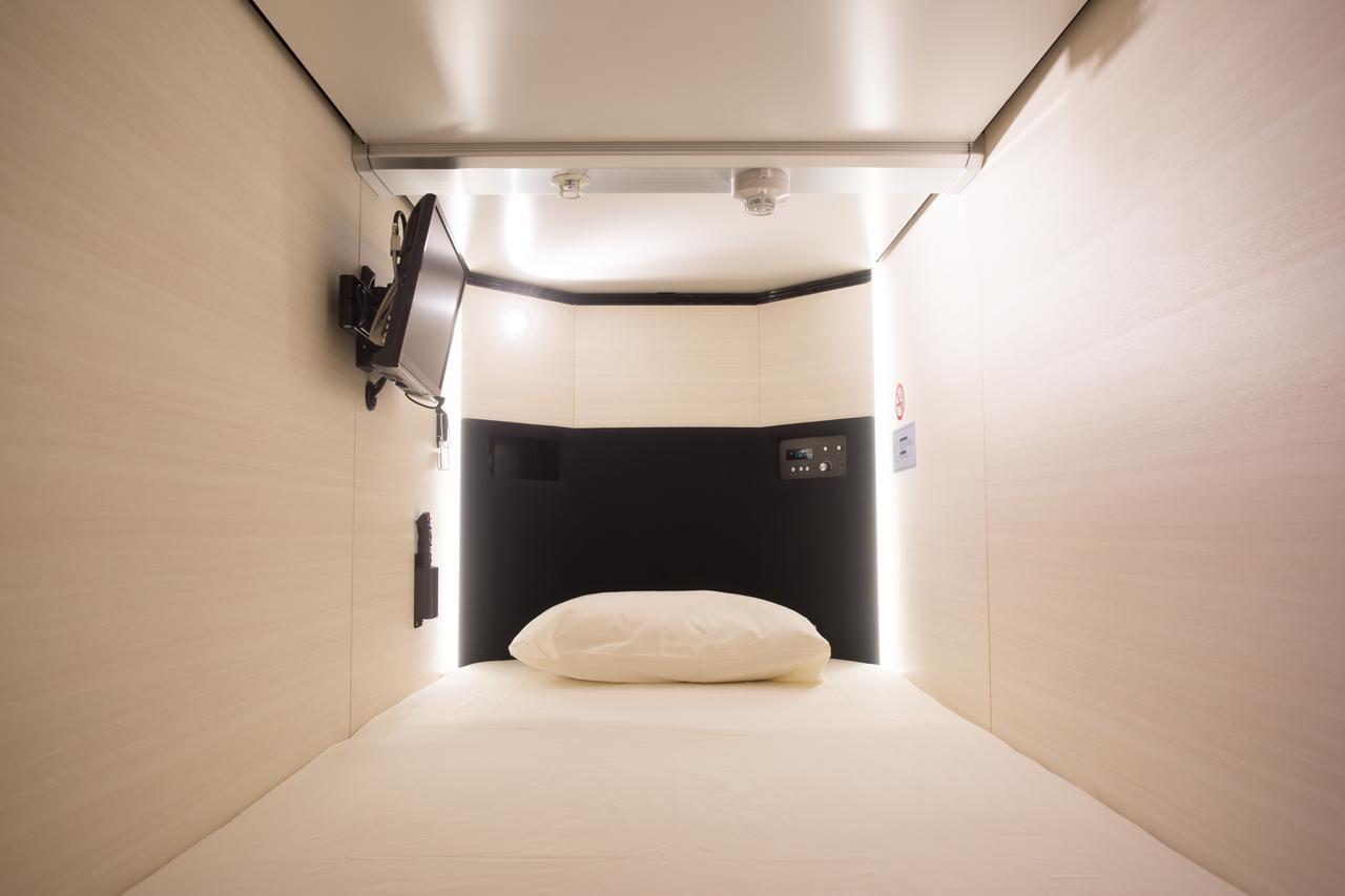 New Japan Lady'S Capsule Hotel Osaka Buitenkant foto